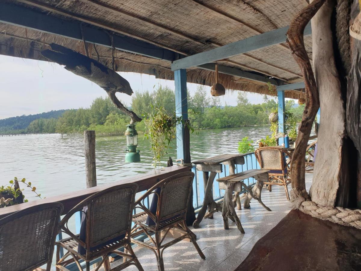 Firefly Guesthouse Prek Svay Village Esterno foto