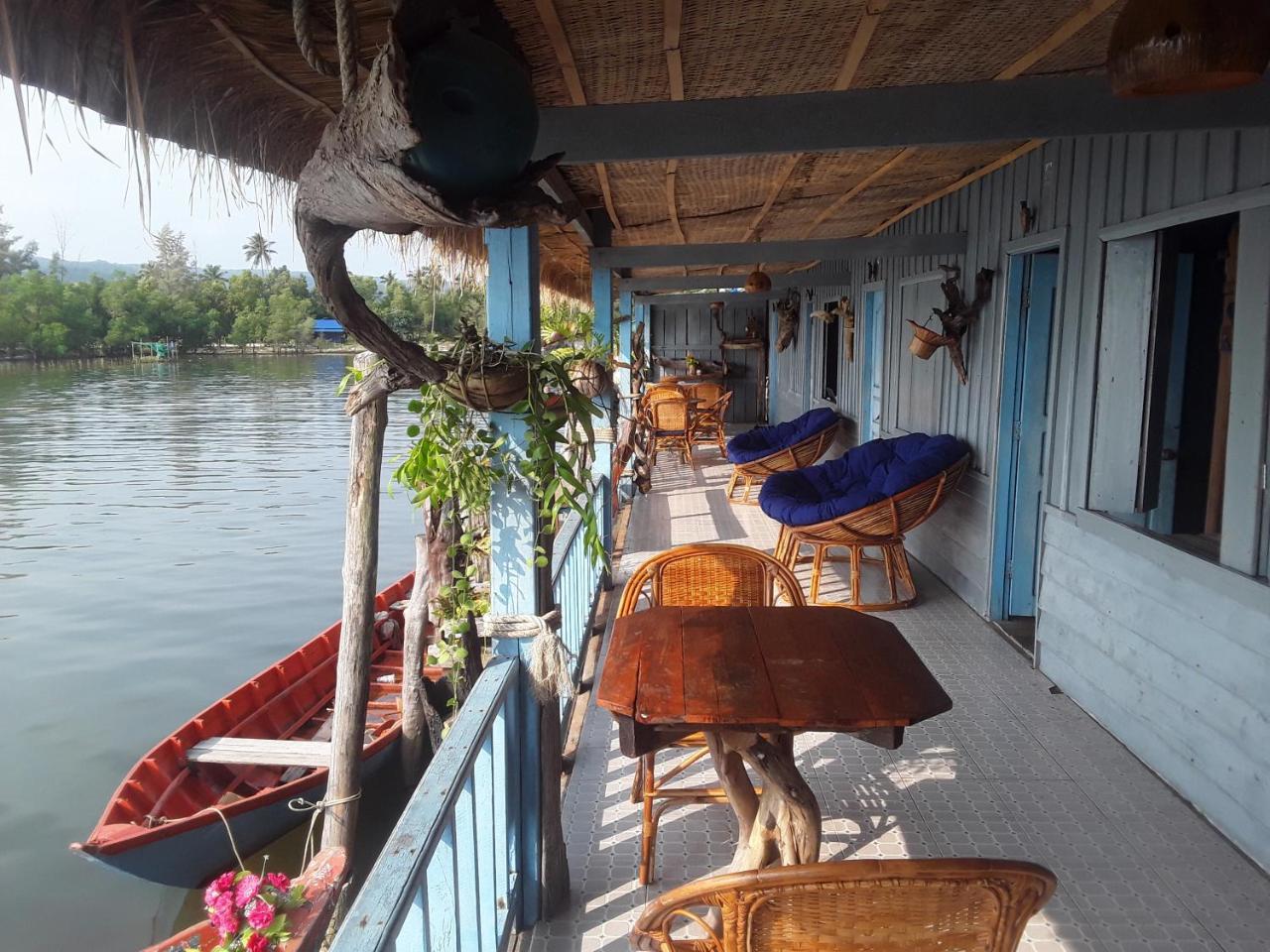 Firefly Guesthouse Prek Svay Village Esterno foto