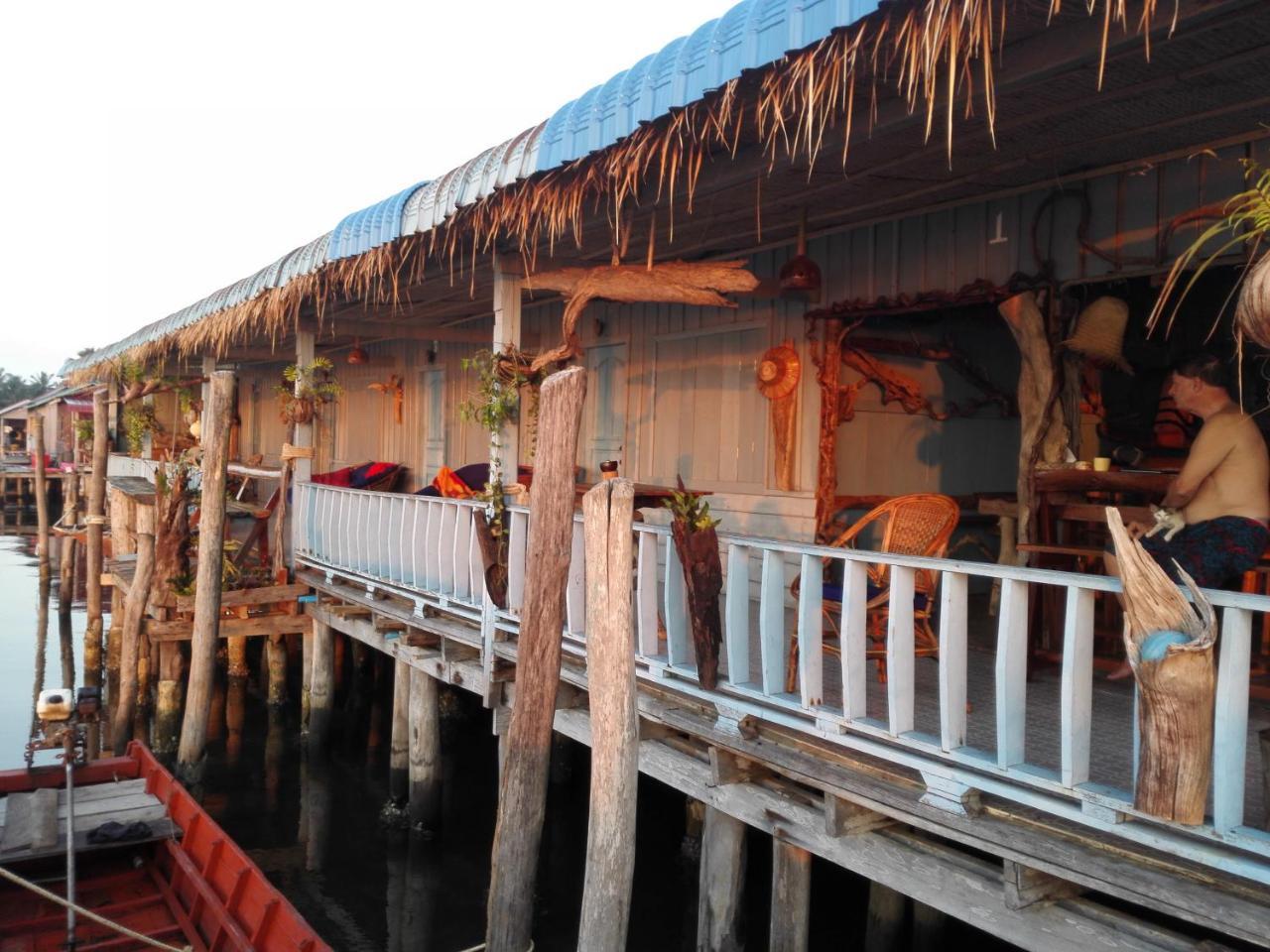 Firefly Guesthouse Prek Svay Village Esterno foto