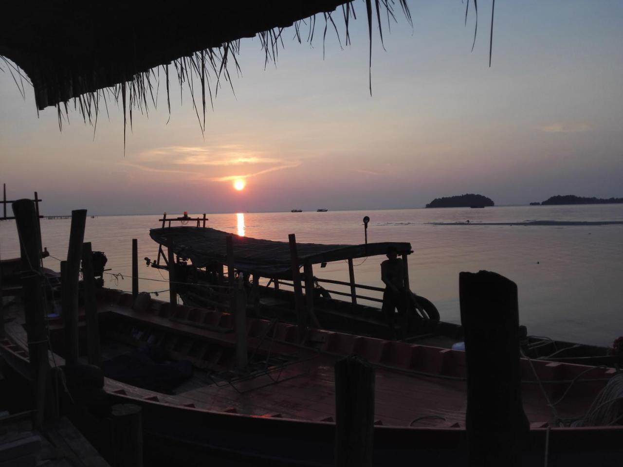 Firefly Guesthouse Prek Svay Village Esterno foto